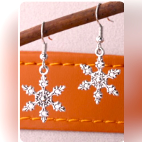Jewelry - Christmas Snowflake Decorative Drop Earrings